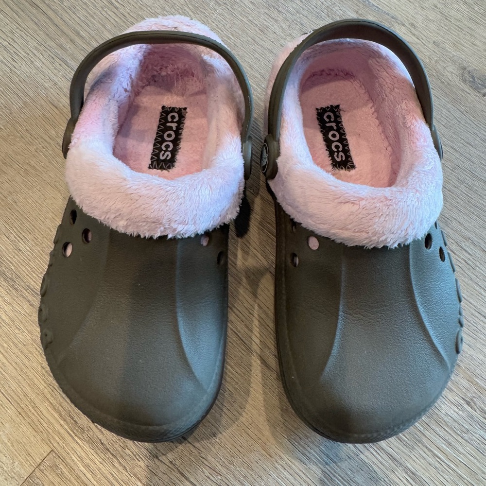 CROCS with furry lining